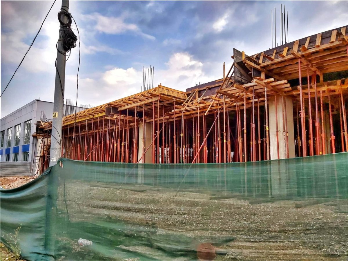 nádraží v Ohridu z venku