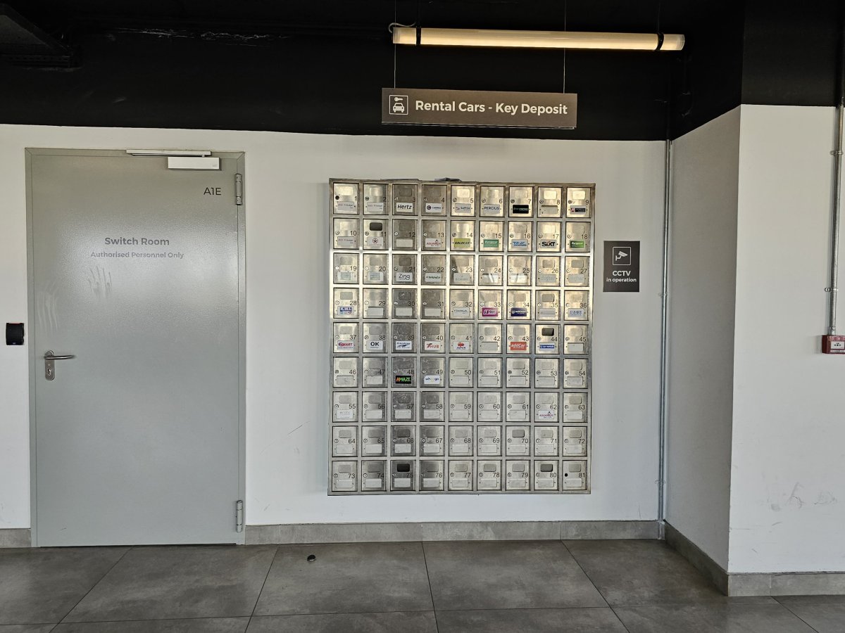 Přihrádky na vrácení klíčů mimo otevírací dobu