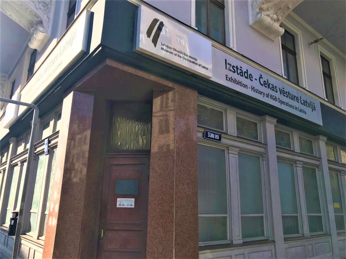 Lehce se stane, že vchod přehlédnete.