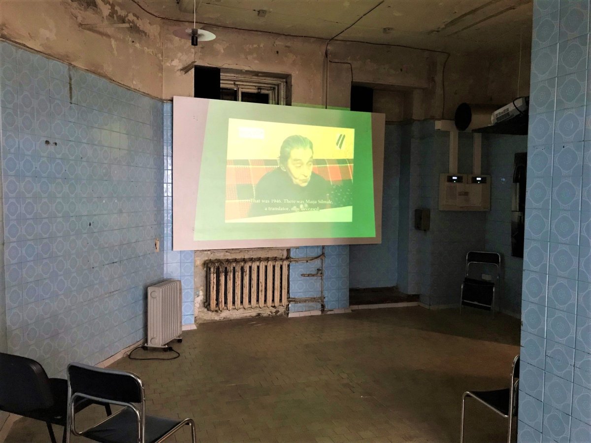 Je to budova plná silných příběhů.