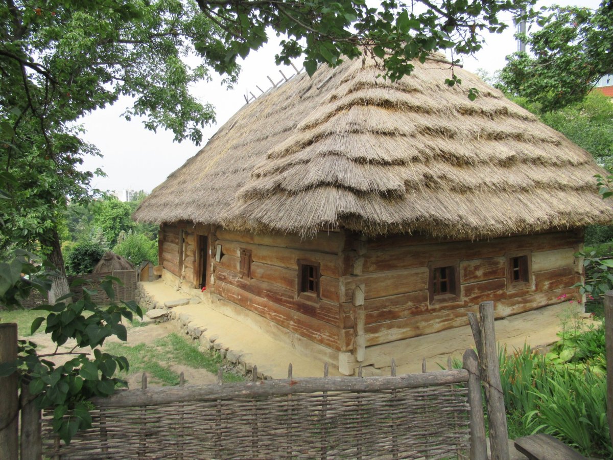 Typické dřevěné obydlí