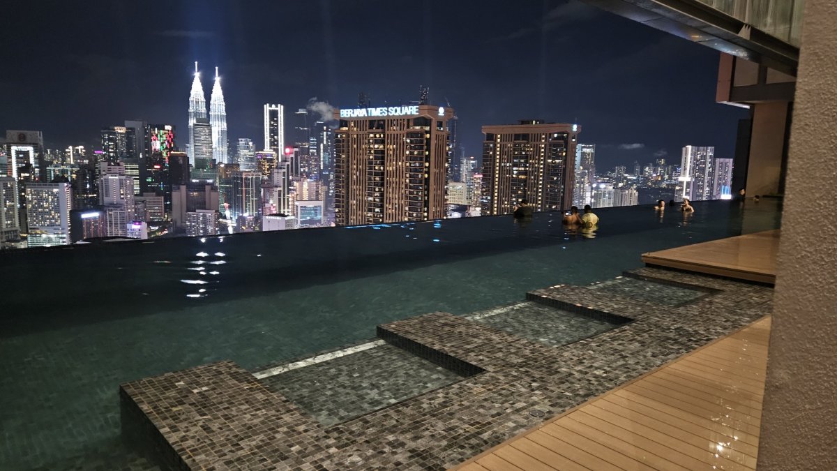 Bazén ve 35. patře