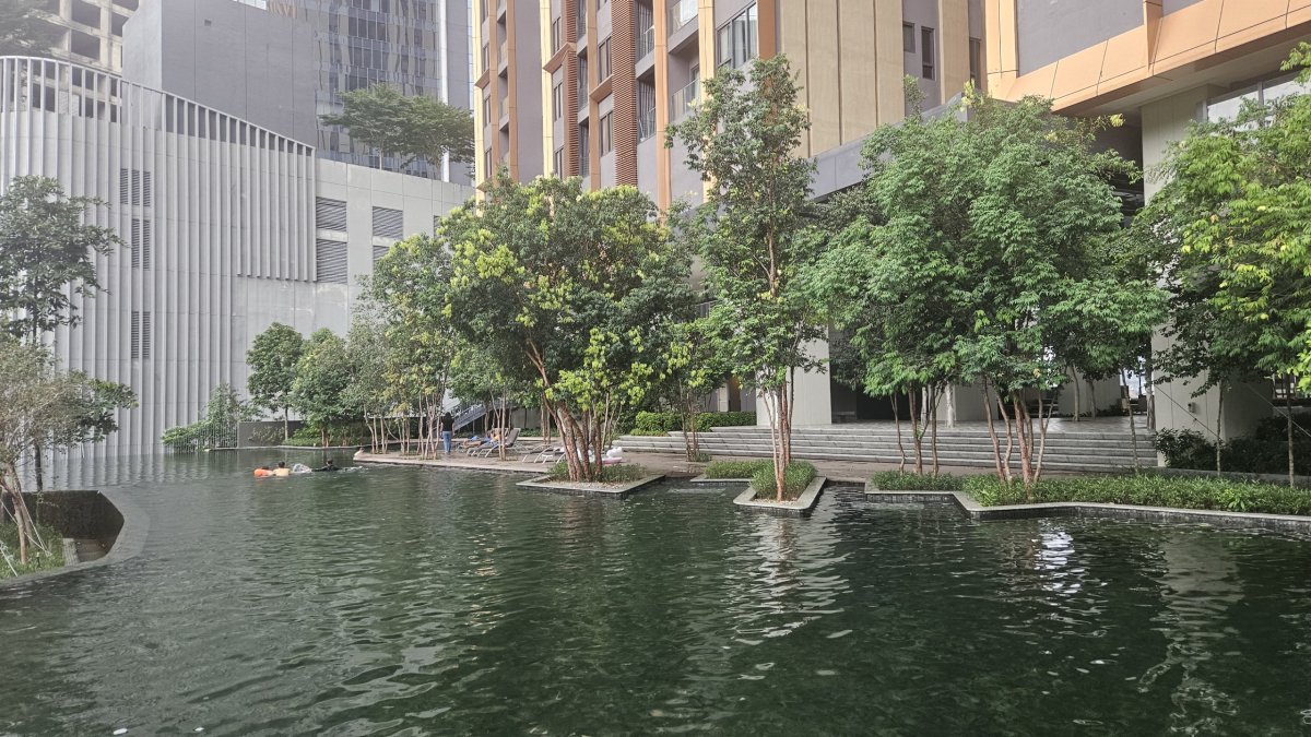 Bazén s vířivkami pod ubytováním