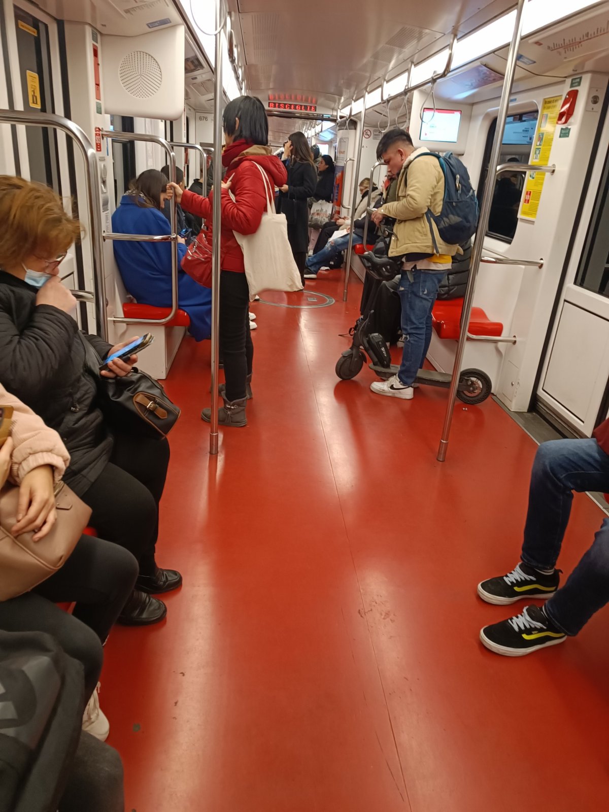 Metro M1- červené