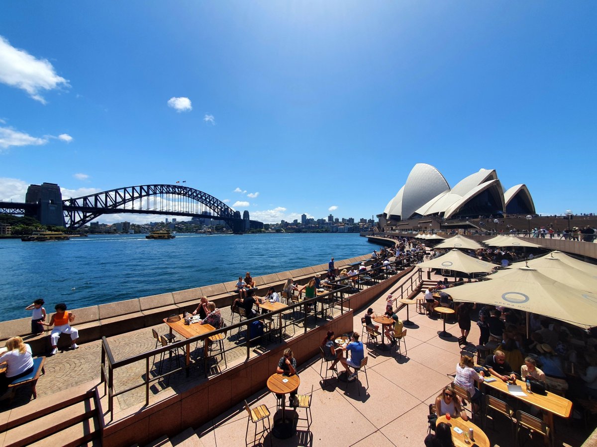Harbour bridge a opera v Sydney