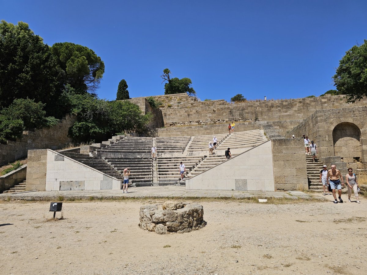 Akropole Rhodos, amfiteátr