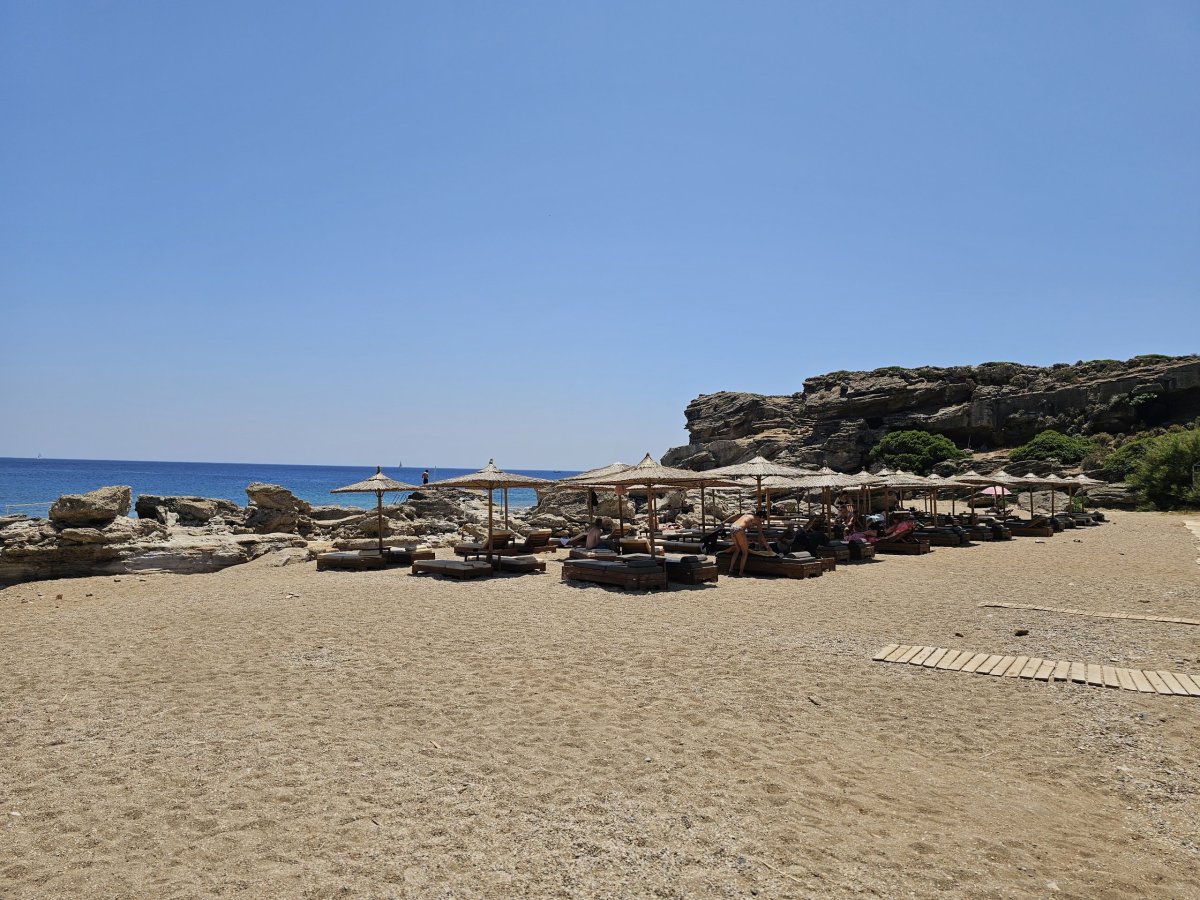 Pláž poblíž Kallithea Springs