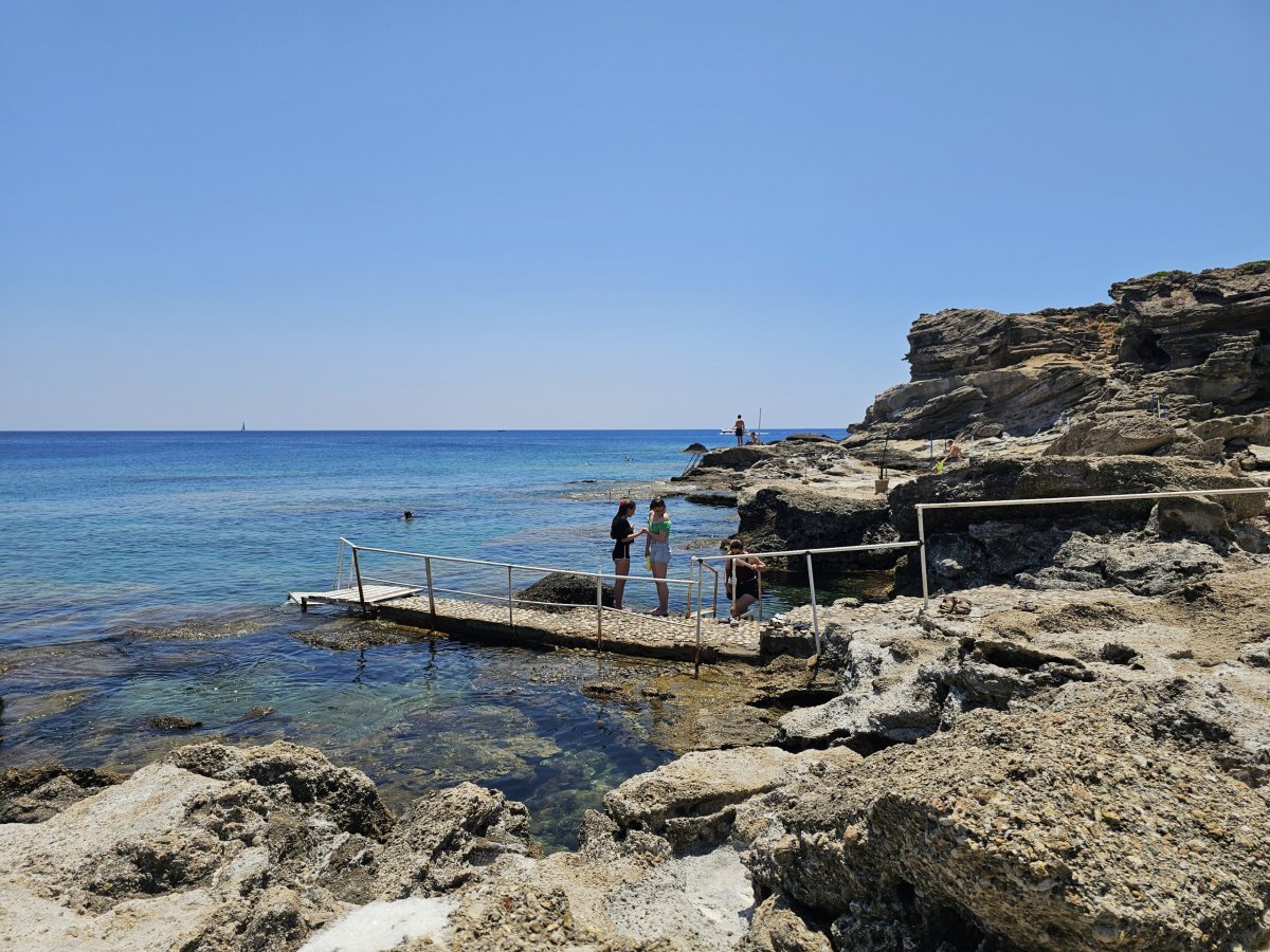 Pláž poblíž Kallithea Springs