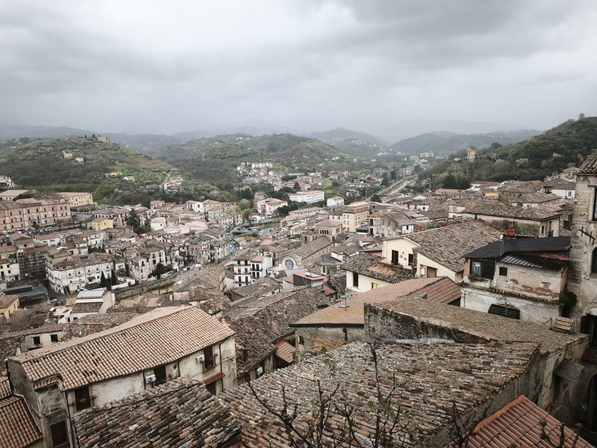 Pohled na staré město v Cosenze