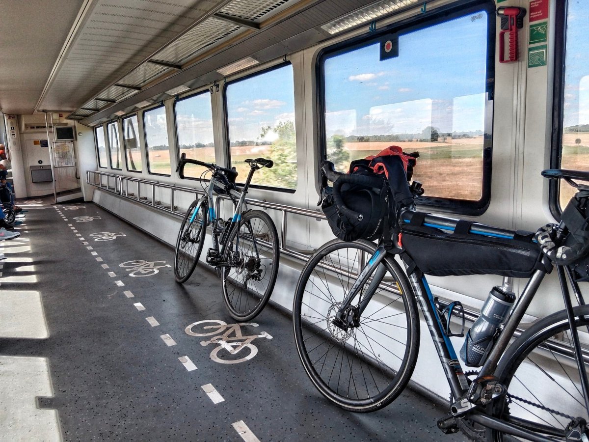 Relativně luxusní vůz pro kola