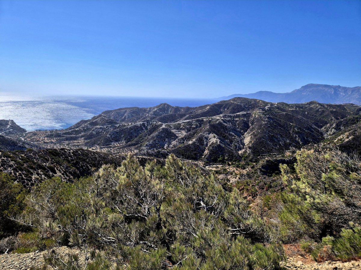 Pláž Minas v pozadí