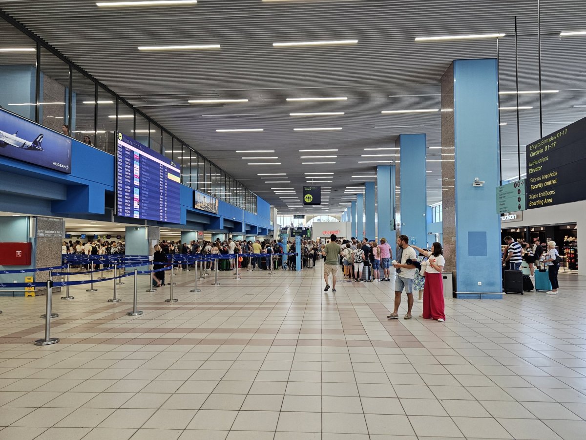 Odletová hala terminálu 2