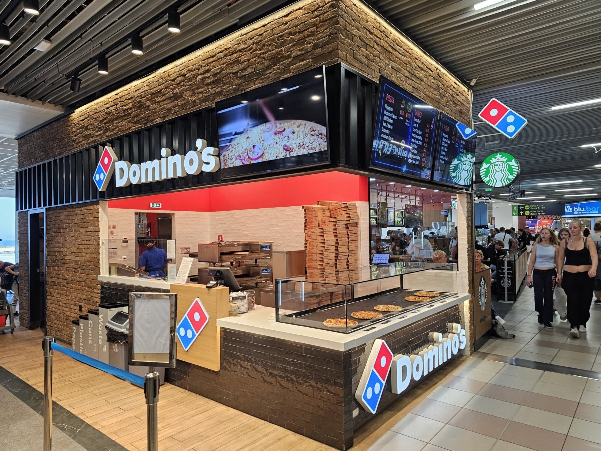 Domino's a Starbucks, tranzitní zóna