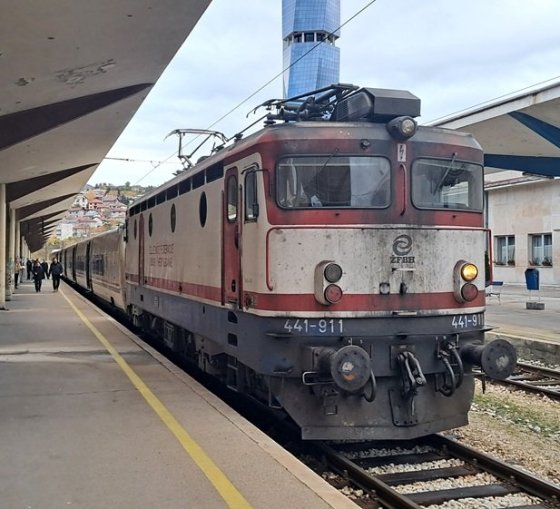 Typická jugoslávská lokonotiva, před odjezdem ze Sarajeva