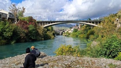 Mostar, v pozadí ten slavný most