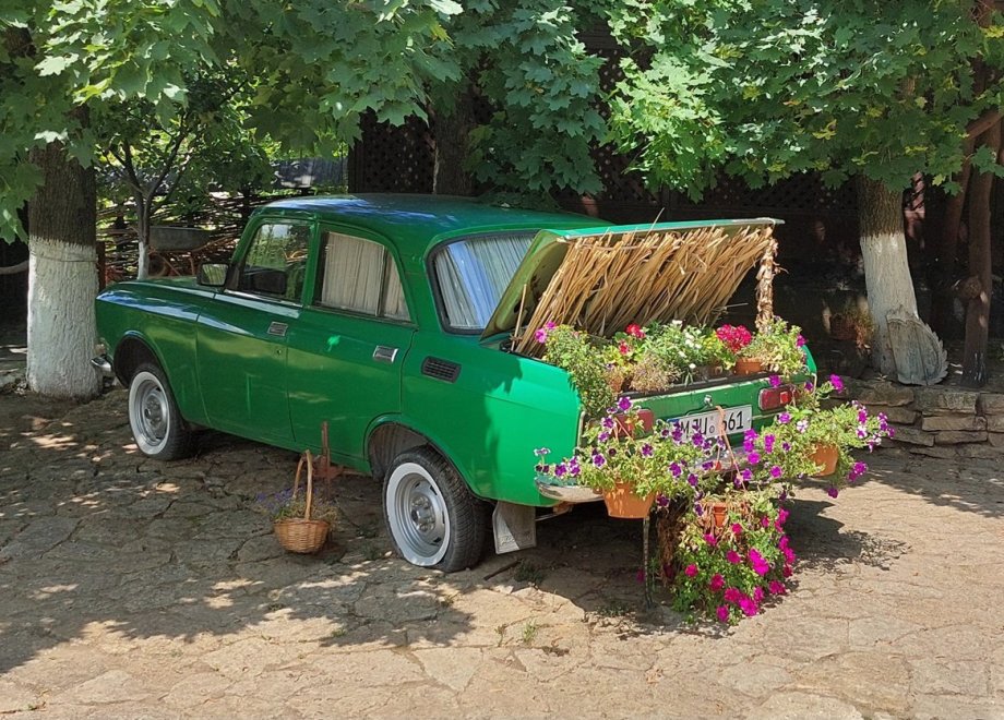 Tak takhle zde využili automobil Moskvič