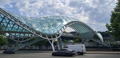 Lávka pro pěší přes řeku Kur