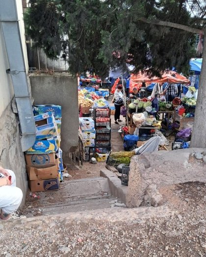 Východ z nástupiště příměstských vlaků