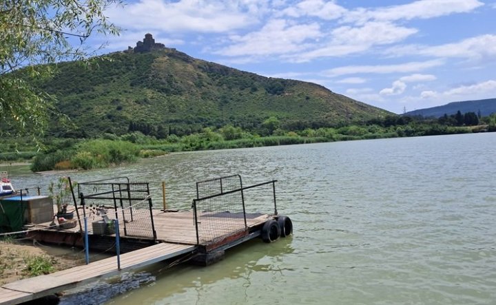 U soutoku dvou řek, na kopci Džvari Monastyr