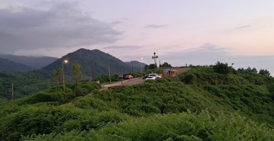 Výprava ke kříži a okolní kopce