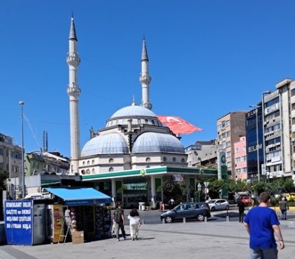 Jedna z volně přístupných mešit v naší čtvrti