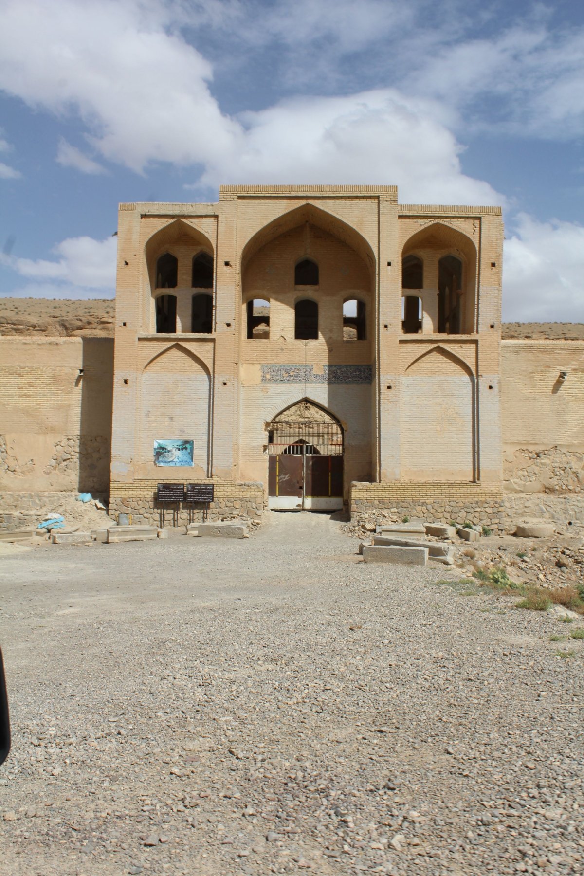 Caravanserai kdesi za Isfahánem