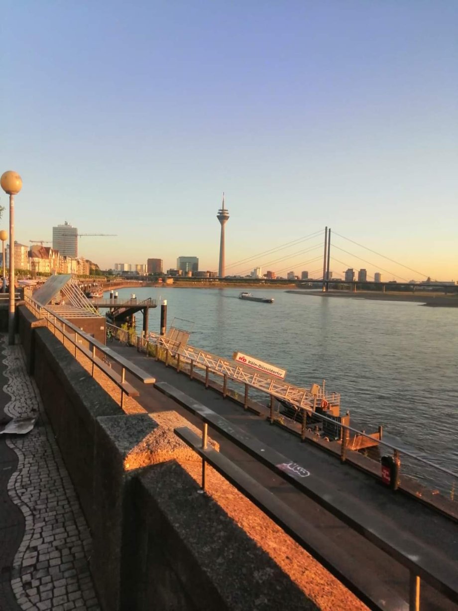 Kolín a Rýn při východě slunce 