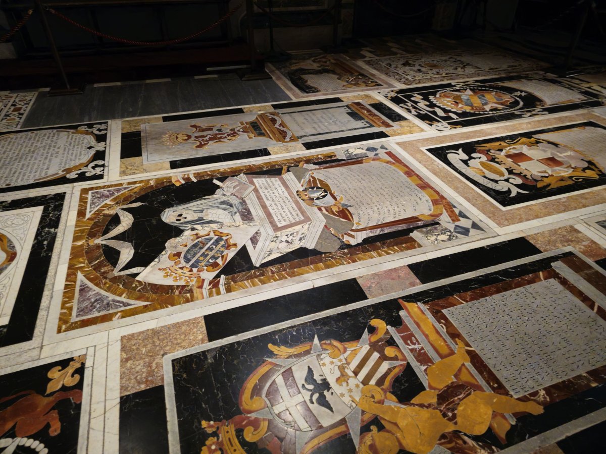 Podlahy v konkatedrále sv. Jana