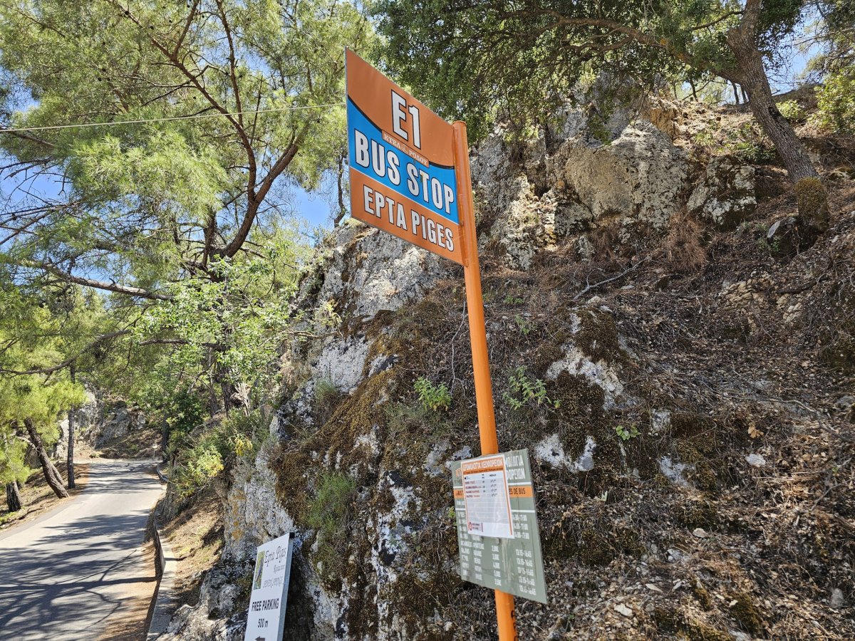 Zastávka autobusu, Sedm pramenů