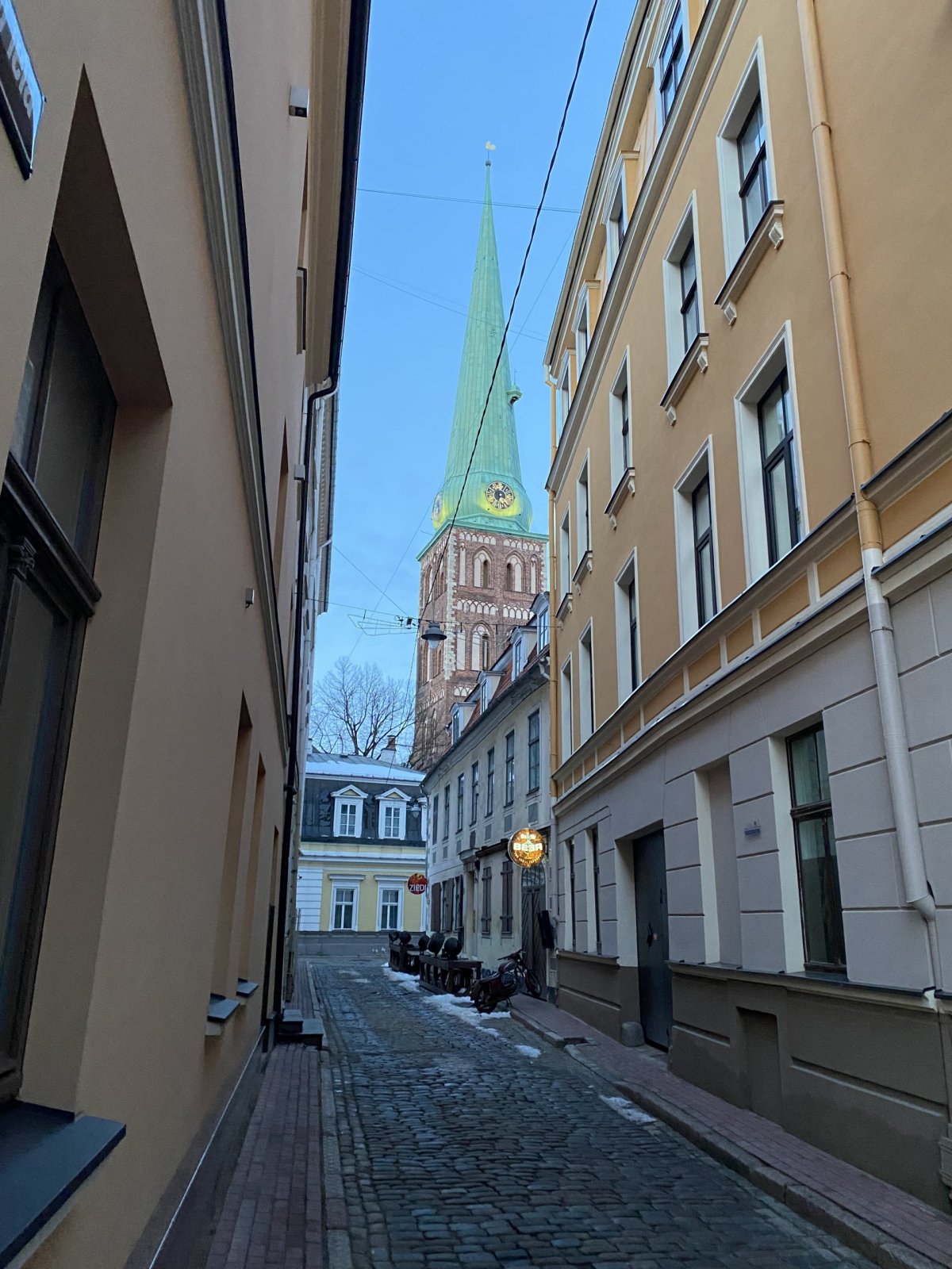 Pohled na věž katedrály sv. Jakuba