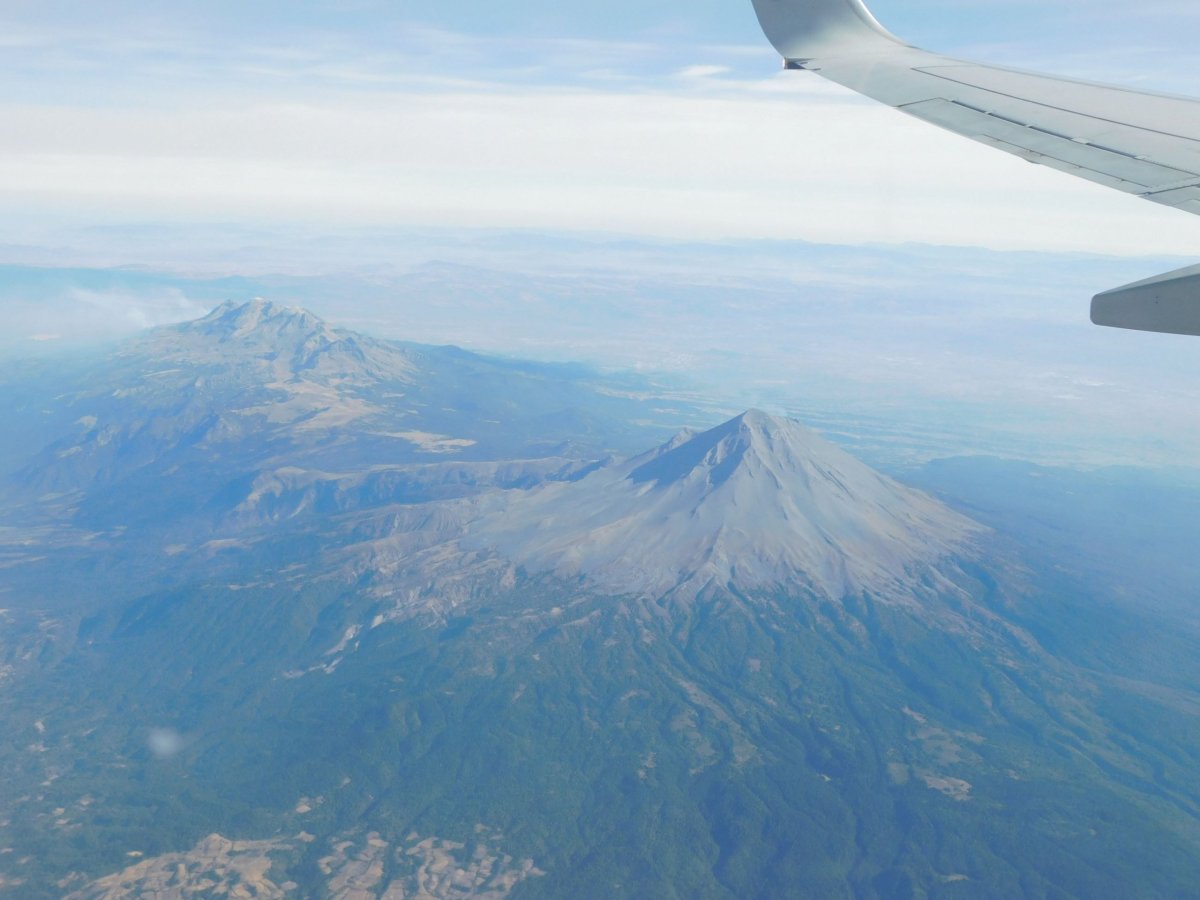 Popocatepetl po startu z Mexico City