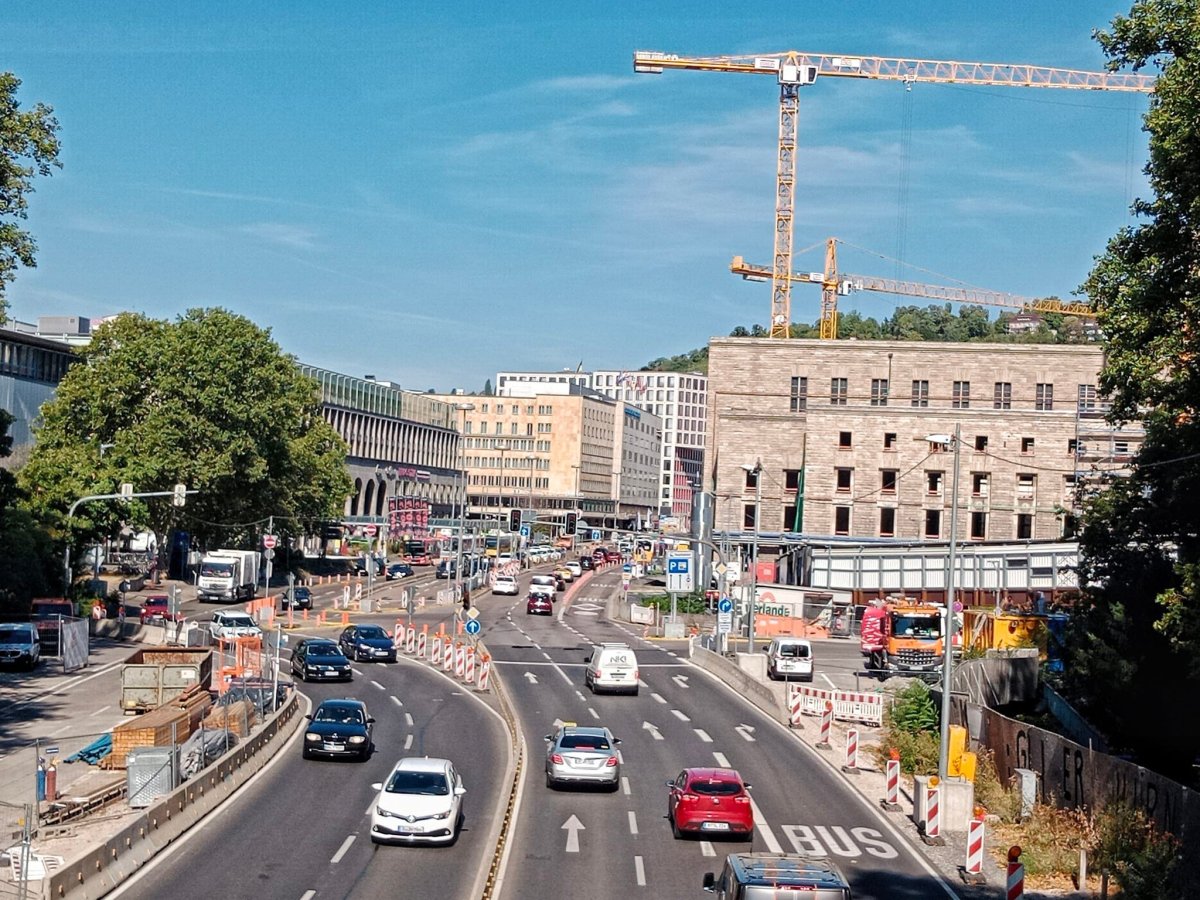 Jedna z hlavních tepen Stuttgartu