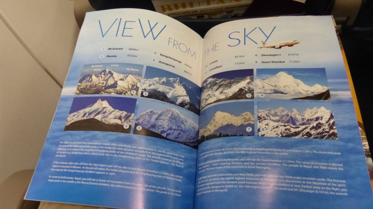 ...s velmi nevšedním obsahem palubního časopisu :)