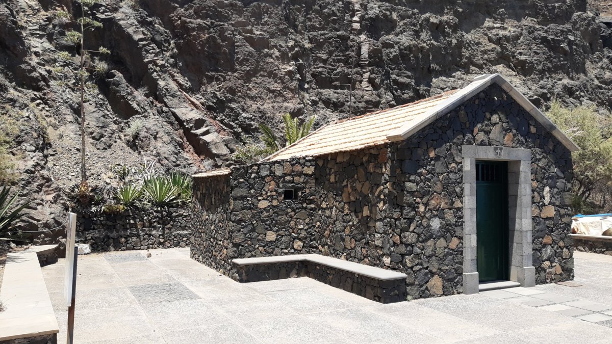 Kaplička na pláži