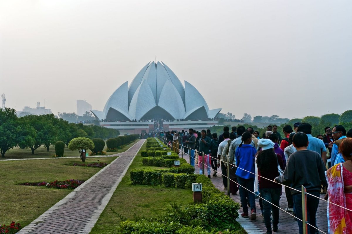 Fronta na vstup do Lotosového chrámu
