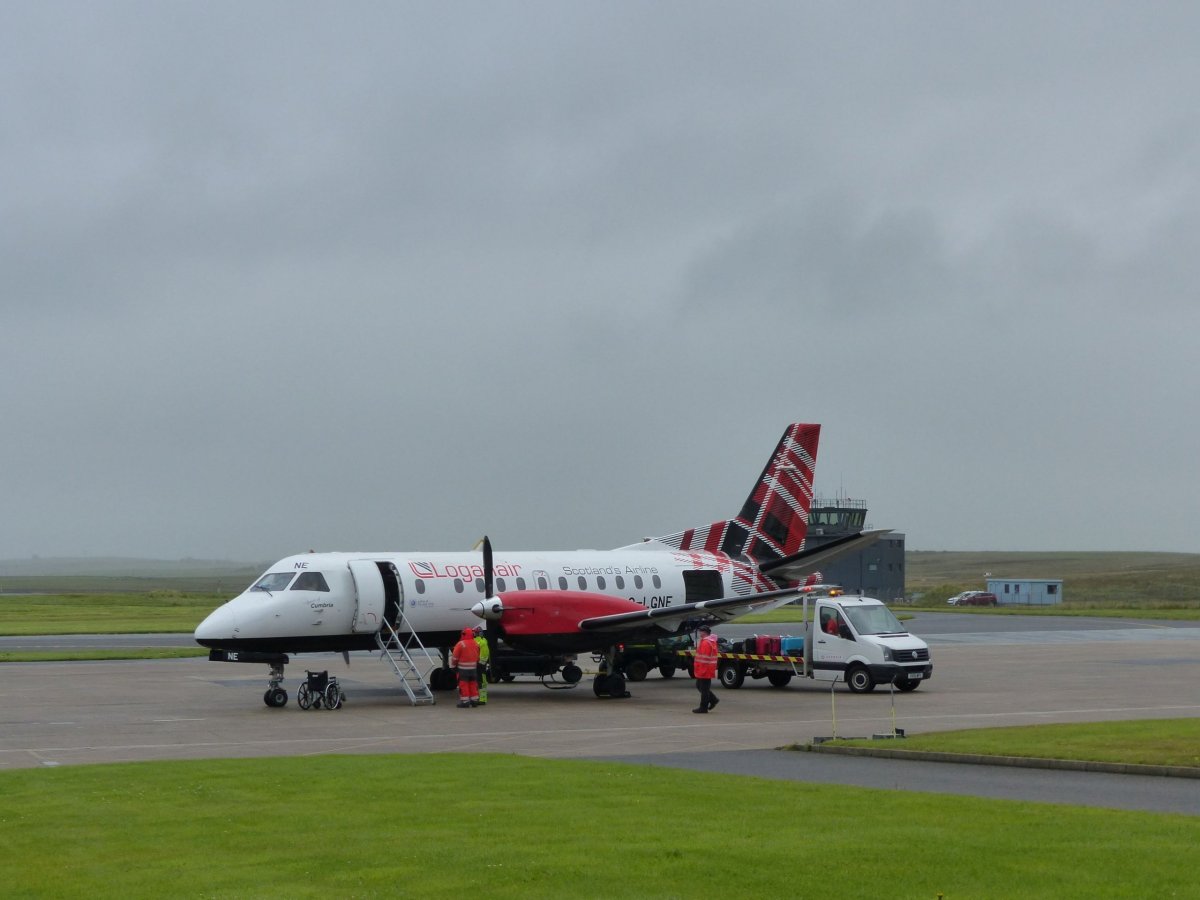 Sympatický Saab po příletu do Kirkwallu