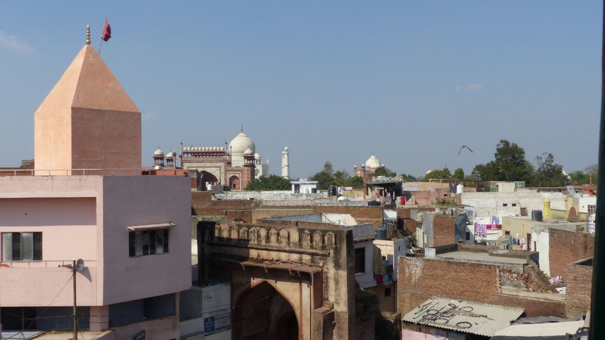 Pohled na Tádž Mahal ze střešní restaurace