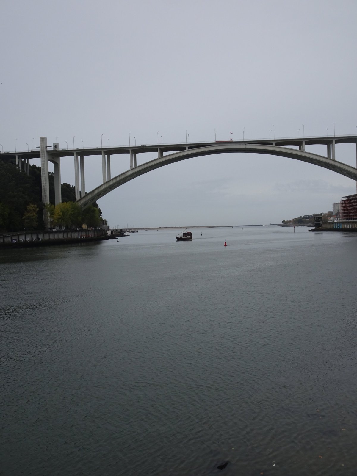 poslední most přes řeku Douro