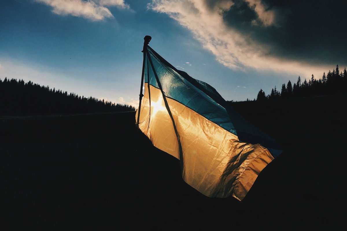 Ukrajinská vlajka ve tmě
