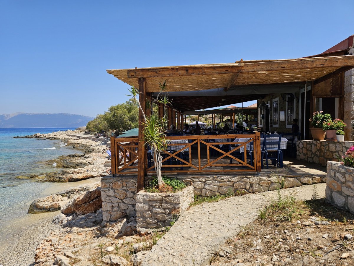 Restaurace u pláže Ftenagia