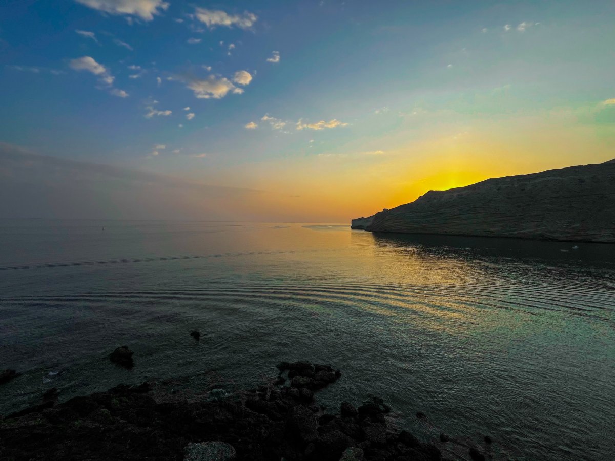 poslední foto z Ománu, východ slunce z kopce u vesničky Qantab