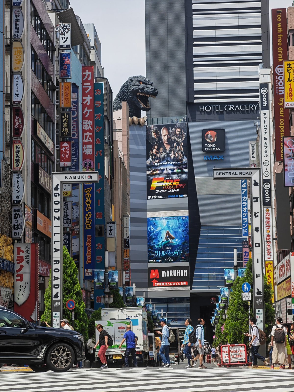 Godzilla poblíž Šindžuku