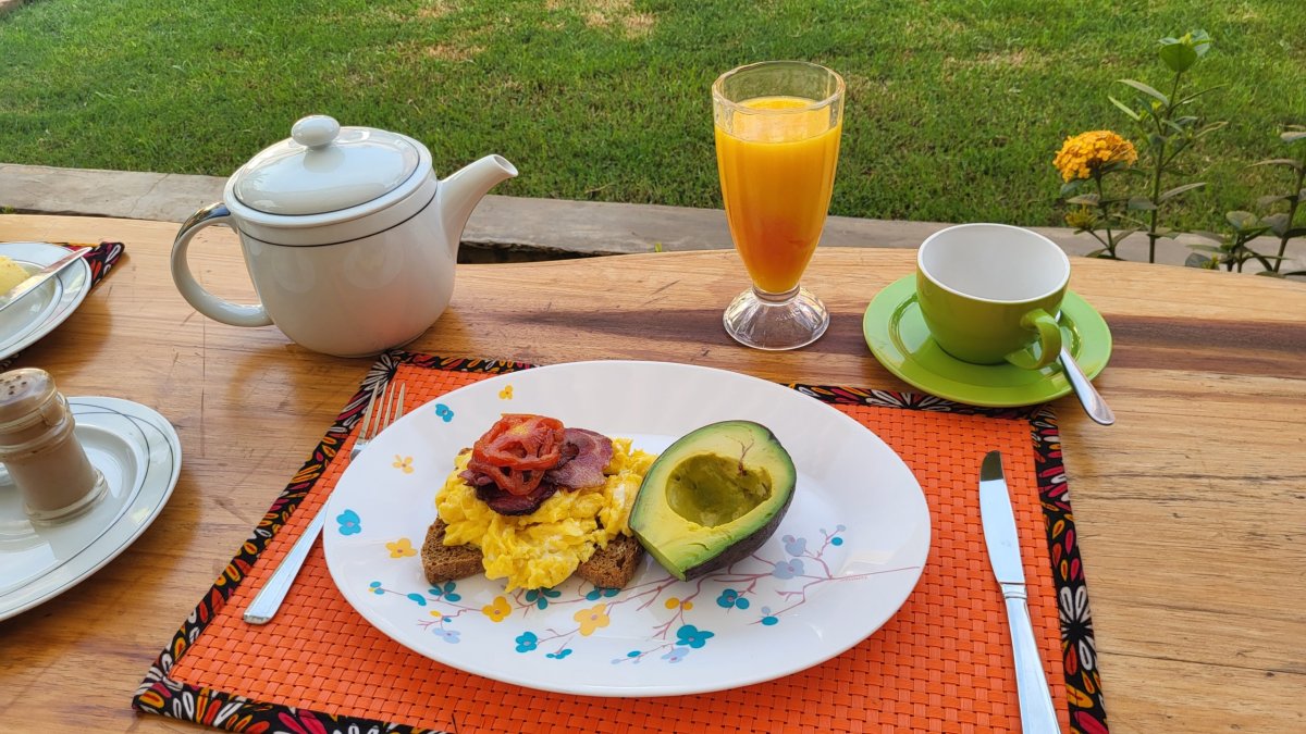 Snídaně ve venkovní kuchyni