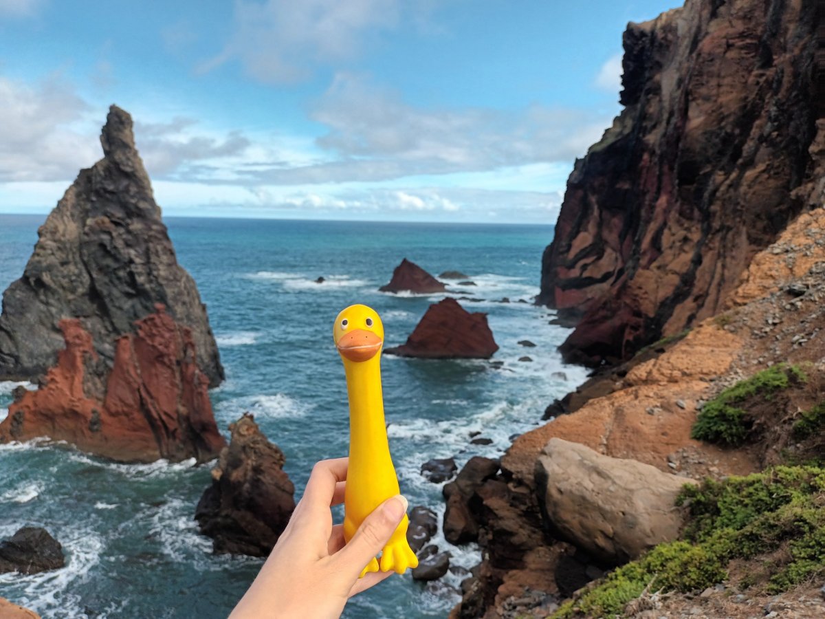 Všude útesy, moře a kamení