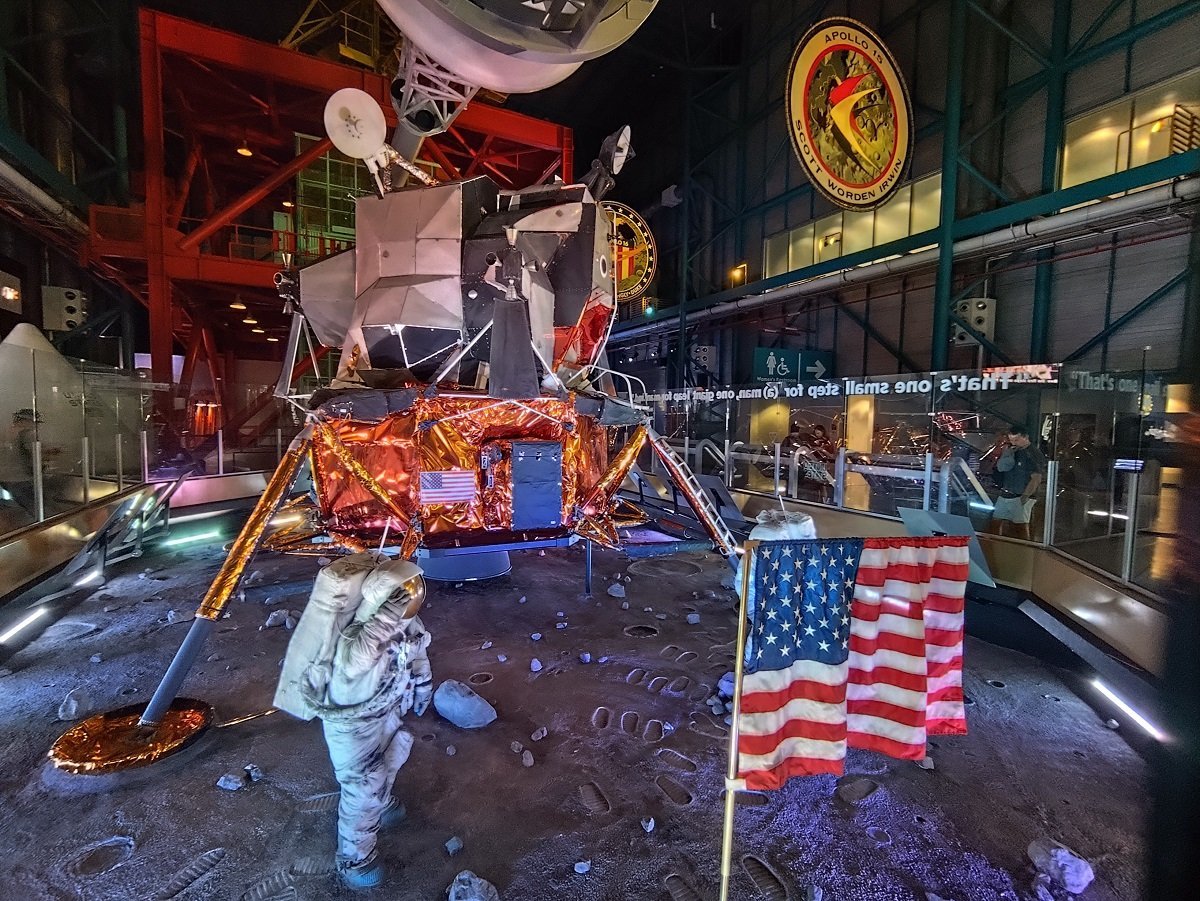 "Malý krok pro člověka, ale obrovský skok pro lidstvo"