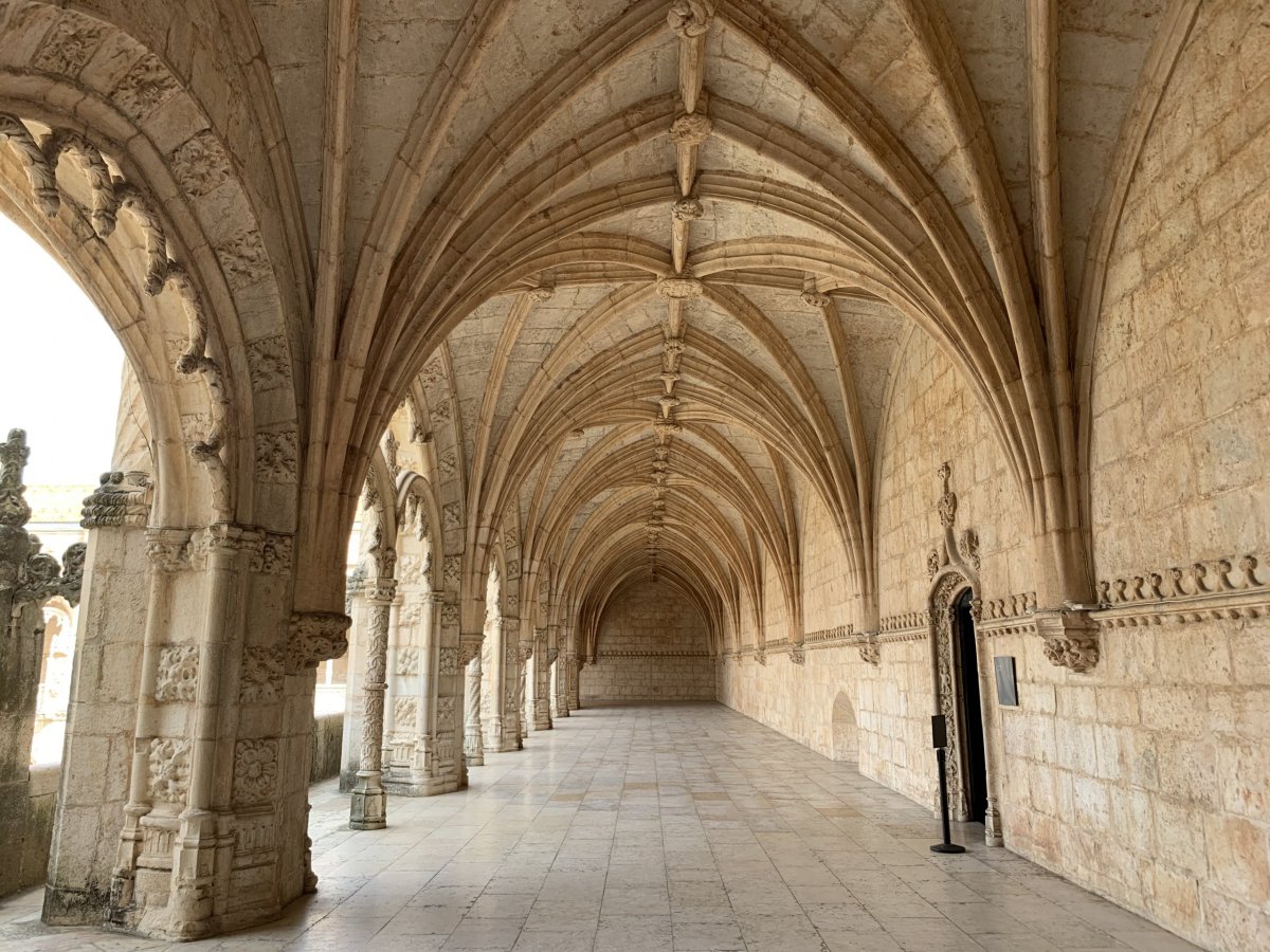 Ambity kláštera - moc turistů?