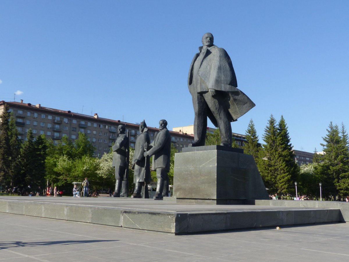 Novosibirské reálie II aneb Lenin s nepovedeným kabátem