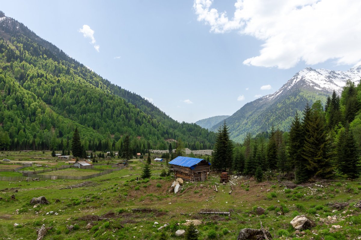 Horní Svanetie, pohled na údolí řeky Nenskra
