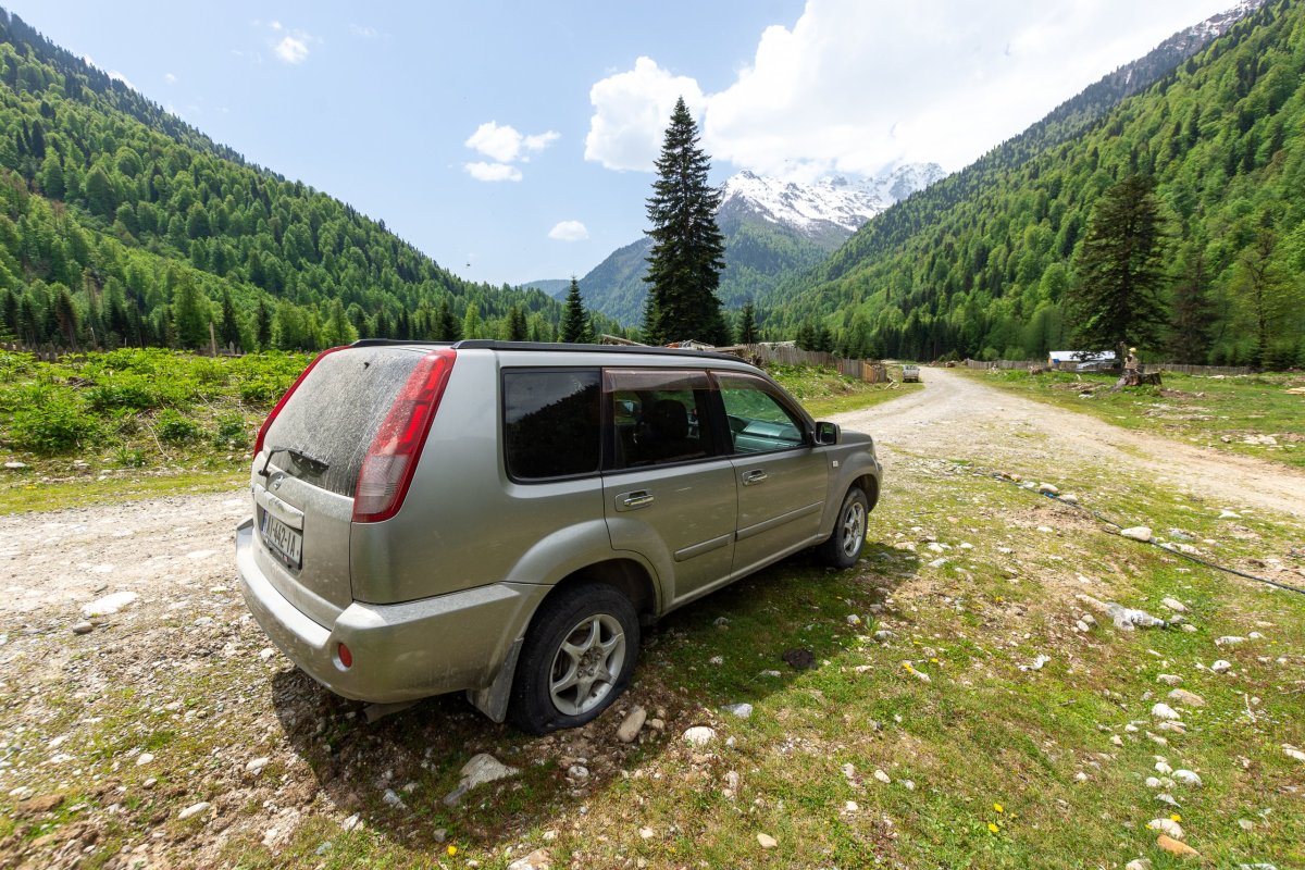 Moje první píchnutí nemohlo přijít ve vhodnější chvíli než uprostřed ničeho v Gruzii