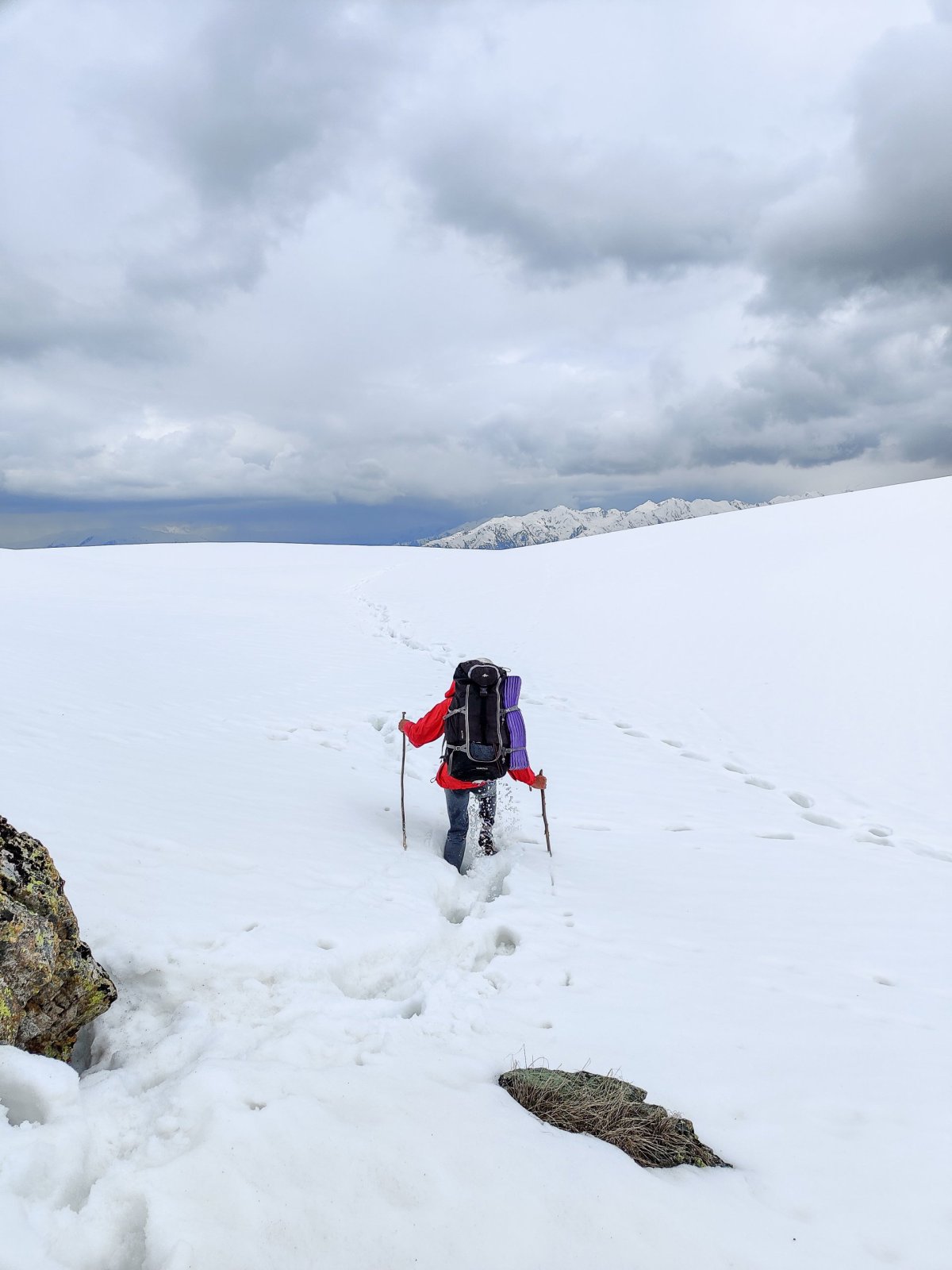 Rus odchází přespat v horách. Odvaha